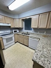 805 Upland Dr in Salisbury, MD - Building Photo - Building Photo