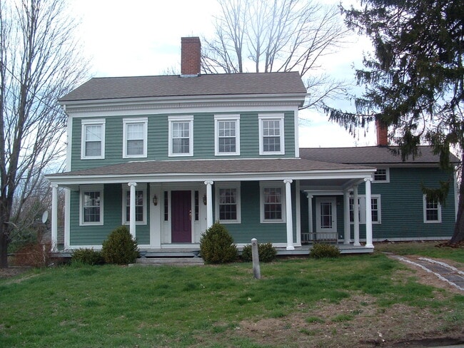 49 School St in Shelton, CT - Building Photo - Building Photo