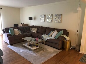 426 N Fox Hills Dr in Bloomfield Township, MI - Building Photo - Building Photo
