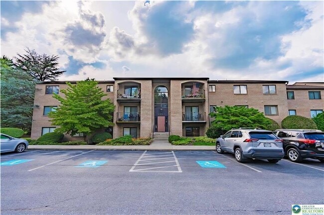 property at 4501 N Hedgerow Dr