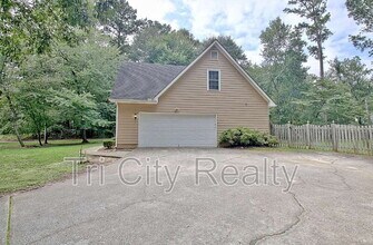 101 Kimmer Rd in Peachtree City, GA - Building Photo - Building Photo