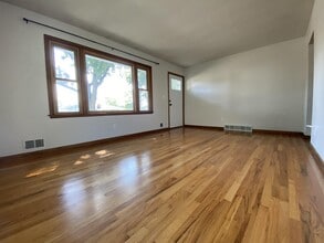 1863-17 1/2 17 1/2 St NW in Rochester, MN - Building Photo - Building Photo