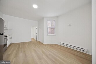 2943 W Oxford St in Philadelphia, PA - Building Photo - Building Photo