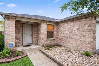 1614 Wooded Acres Dr in Humble, TX - Building Photo - Building Photo