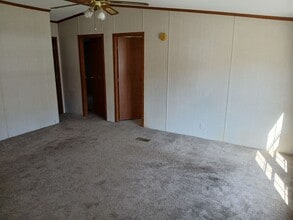 233 Flat Creek Ln in Blountville, TN - Building Photo - Building Photo