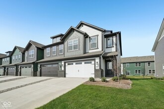 15246 Swallow Fls Wy in Fishers, IN - Building Photo - Building Photo