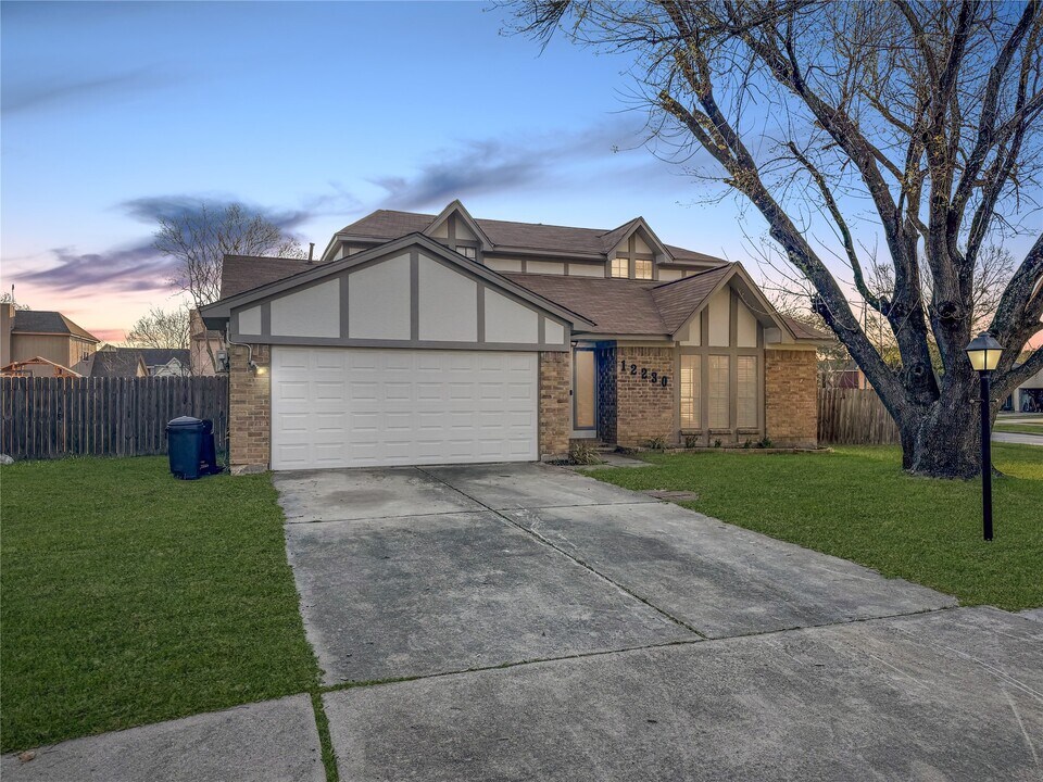 12230 Kleinmeadow Dr in Houston, TX - Building Photo