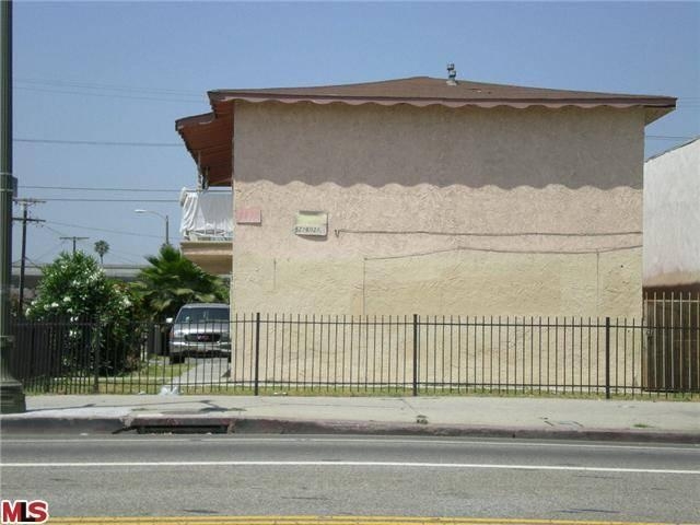 5293 S Broadway in Los Angeles, CA - Building Photo