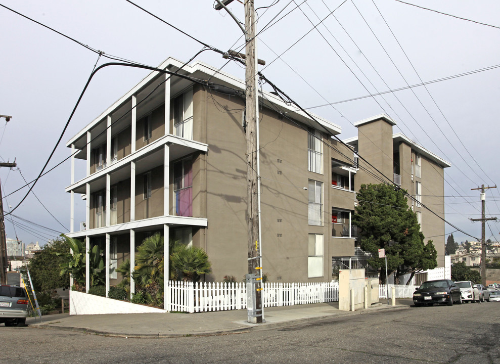 455 Newton Ave in Oakland, CA - Building Photo