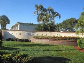 2640 Garden Dr S in Lake Worth Beach, FL - Building Photo - Building Photo