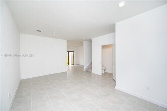 264 SW 159th Terrace in Pembroke Pines, FL - Building Photo - Building Photo