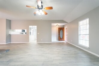 8926 Sunny Point Dr in Spring, TX - Building Photo - Building Photo