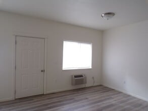 2207 Jakob Ave in La Grande, OR - Building Photo - Building Photo