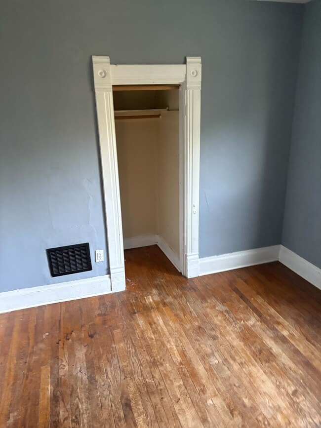 710 Kirkwood Ave, Unit 710 in Iowa City, IA - Building Photo - Building Photo