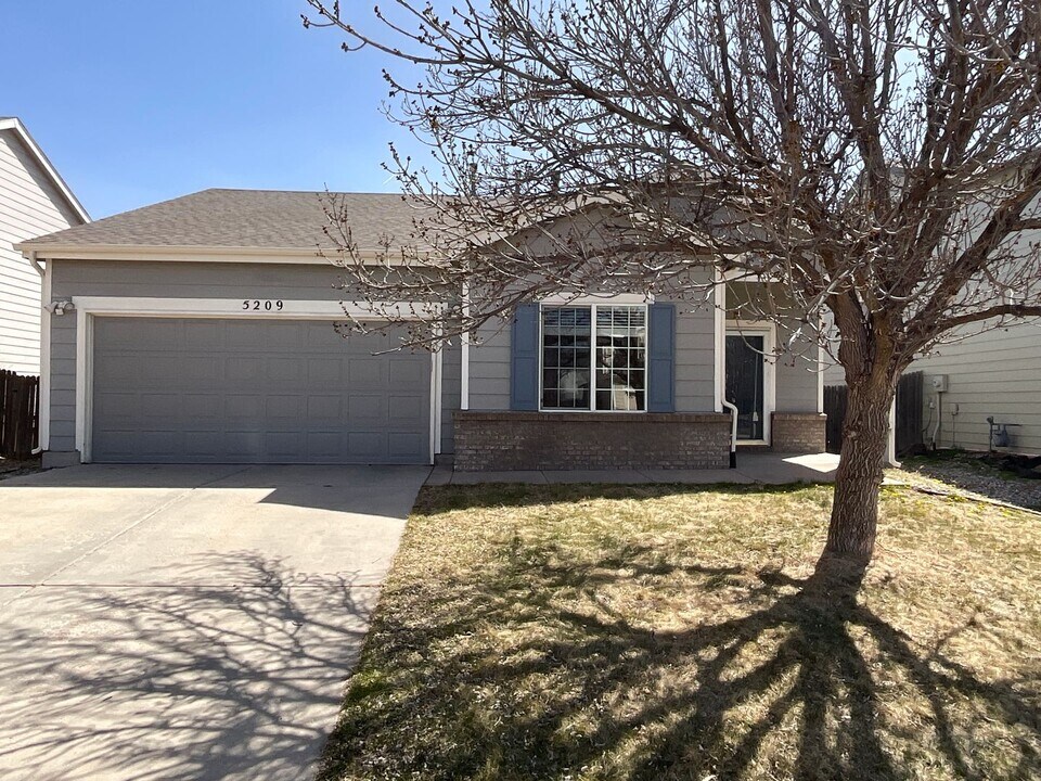 5209 Mountain Air Cir in Colorado Springs, CO - Building Photo