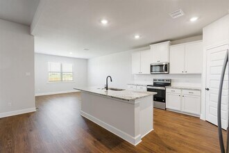 501 W Luna Blue Ln in Jarrell, TX - Building Photo - Building Photo