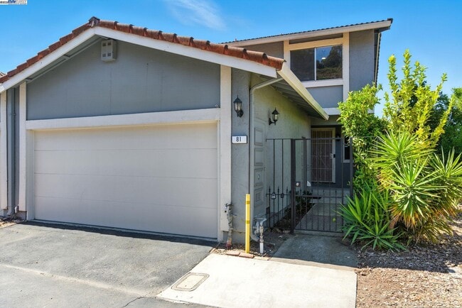 81 Mountain Valley in Oakland, CA - Building Photo - Building Photo