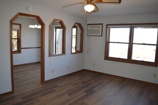 1237 Sunfield St, Unit 4 in Sun Prairie, WI - Building Photo