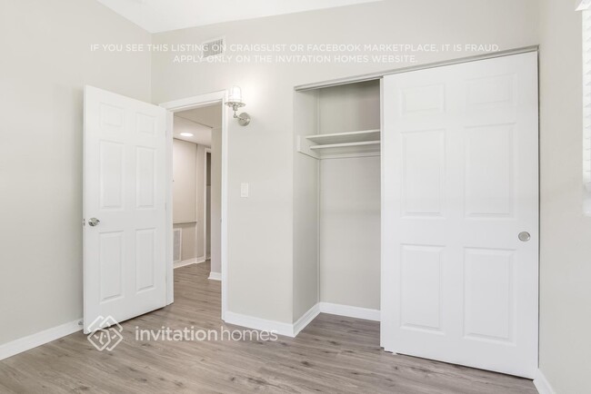 929 W Lake Mann Dr in Orlando, FL - Foto de edificio - Building Photo