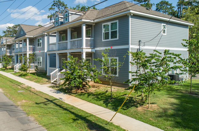 Seminole Cottages in Tallahassee, FL - Building Photo - Building Photo