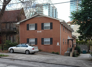 946 Piedmont Ave NE in Atlanta, GA - Foto de edificio - Building Photo