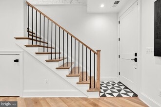 70 Q St NW, Unit B in Washington, DC - Foto de edificio - Building Photo