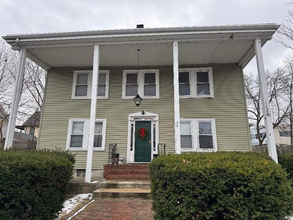 84 Court St, Unit #3 in Newton, MA - Building Photo