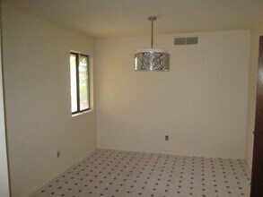 5004 Homestead Trail NW in Albuquerque, NM - Building Photo - Building Photo