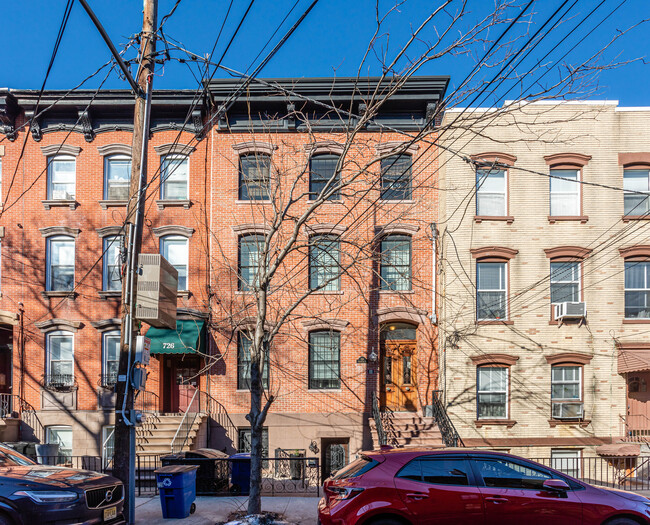 728 Bloomfield St in Hoboken, NJ - Building Photo - Building Photo