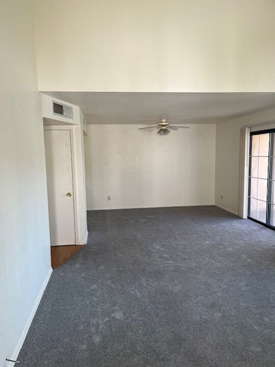 1968 Las Palmas Ln in Laughlin, NV - Building Photo