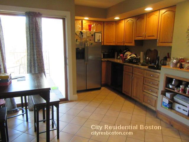 728 E 5th St, Unit 1 in Boston, MA - Building Photo - Building Photo