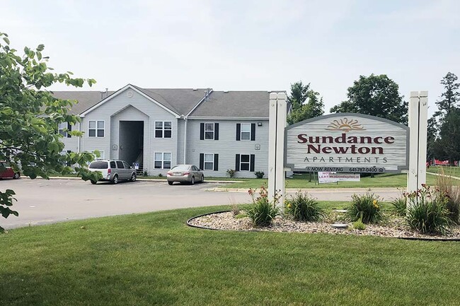 SUNDANCE NEWTON APARTMENTS in Newton, IA - Building Photo - Building Photo