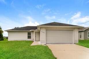 1193 Venus Lp in La Belle, FL - Building Photo