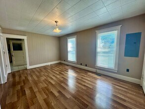 437 W Jackson St in Marshfield, MO - Building Photo - Building Photo