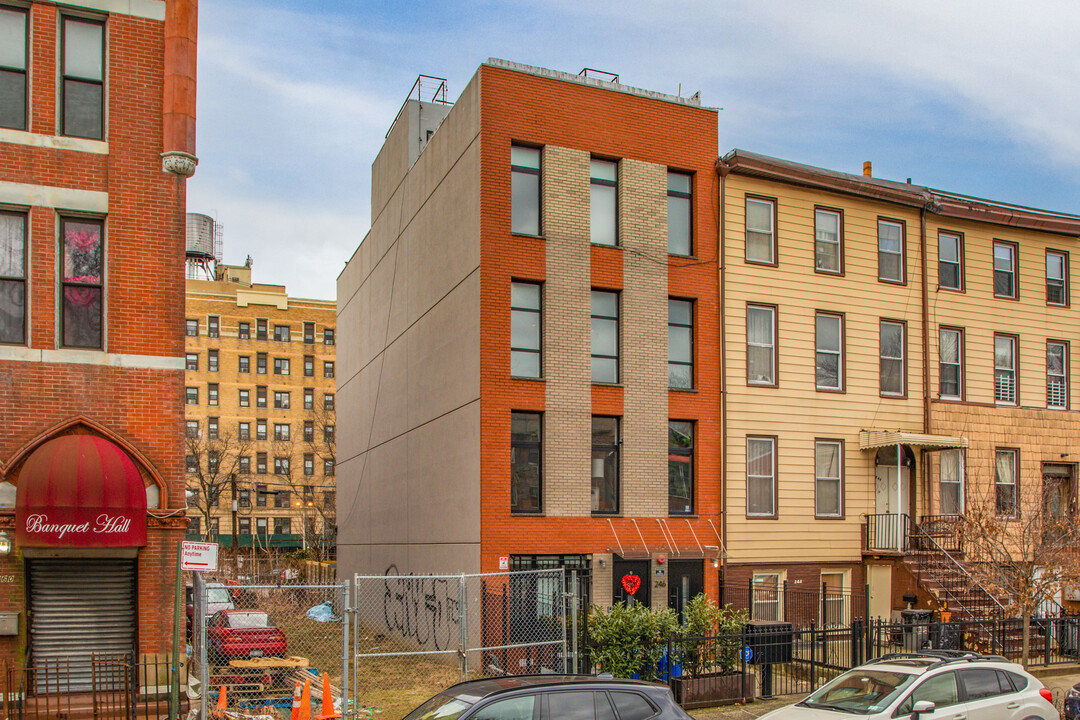 246 Quincy St in Brooklyn, NY - Building Photo