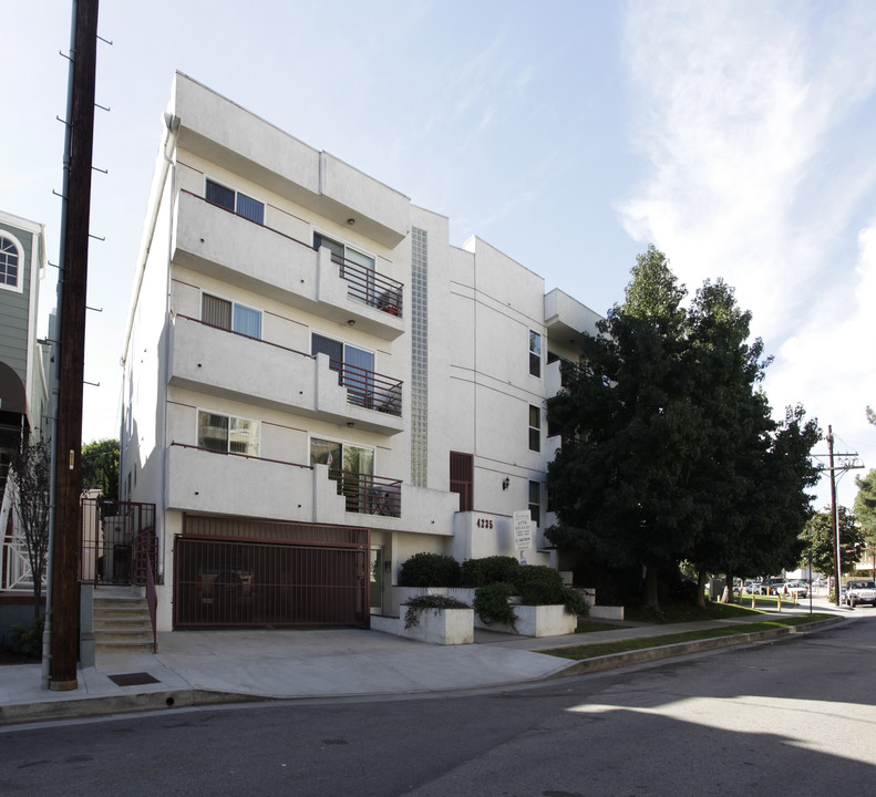 4235 Arch Dr in North Hollywood, CA - Building Photo