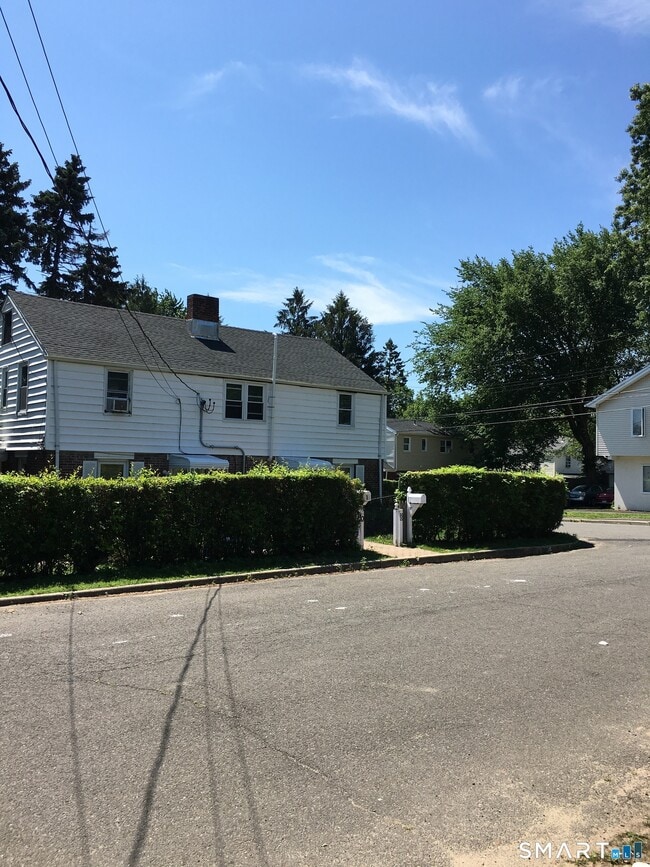 8 High Ridge Dr