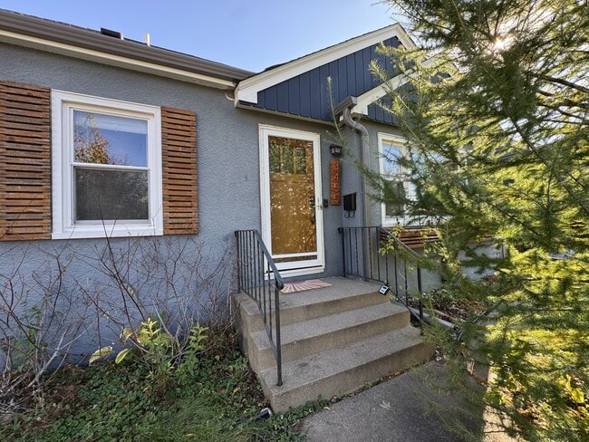 3455 Pierce St NE