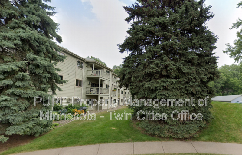 1580 Wheelock Ln in St. Paul, MN - Building Photo
