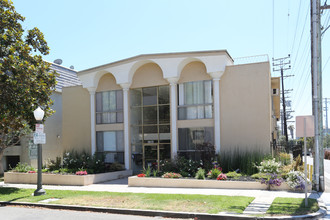 1811 Pelham Ave in Los Angeles, CA - Building Photo - Primary Photo