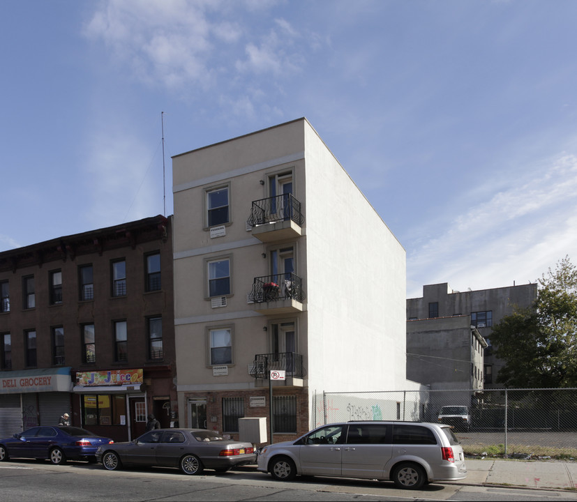 1095 Bedford Ave in Brooklyn, NY - Building Photo