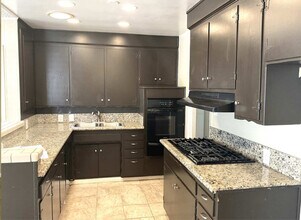 13139 Archwood St in Los Angeles, CA - Building Photo - Building Photo