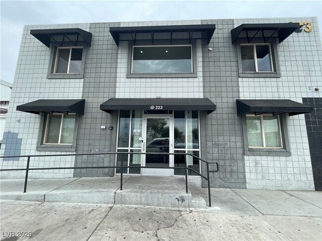 property at 223 N 9th St