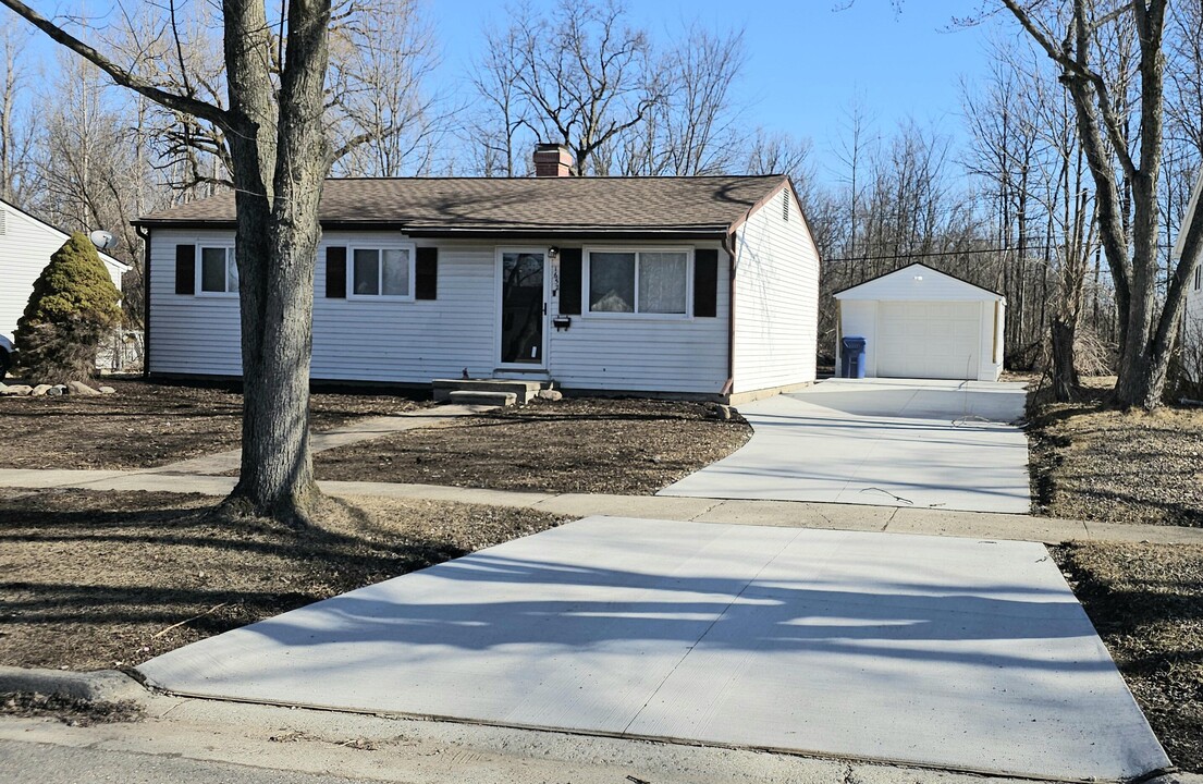 1652 Harvest Ln in Superior Township, MI - Building Photo