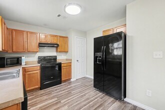 3014 Robin Terry Ct in Charlotte, NC - Foto de edificio - Building Photo