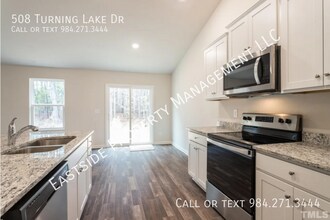 508 Turning Lk Dr in Zebulon, NC - Building Photo - Building Photo