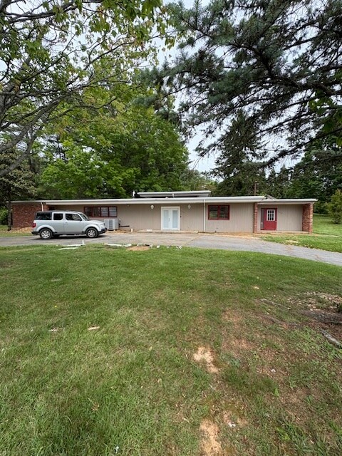 2406 Browns Mill Rd in Johnson City, TN - Building Photo - Building Photo
