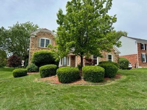 1141 Sandy Ridge Dr in Rochester Hills, MI - Foto de edificio