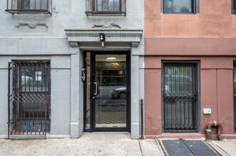 329 E 116th St in New York, NY - Building Photo - Building Photo