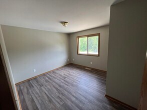 6940 Shattuck Rd in Saginaw, MI - Building Photo - Building Photo